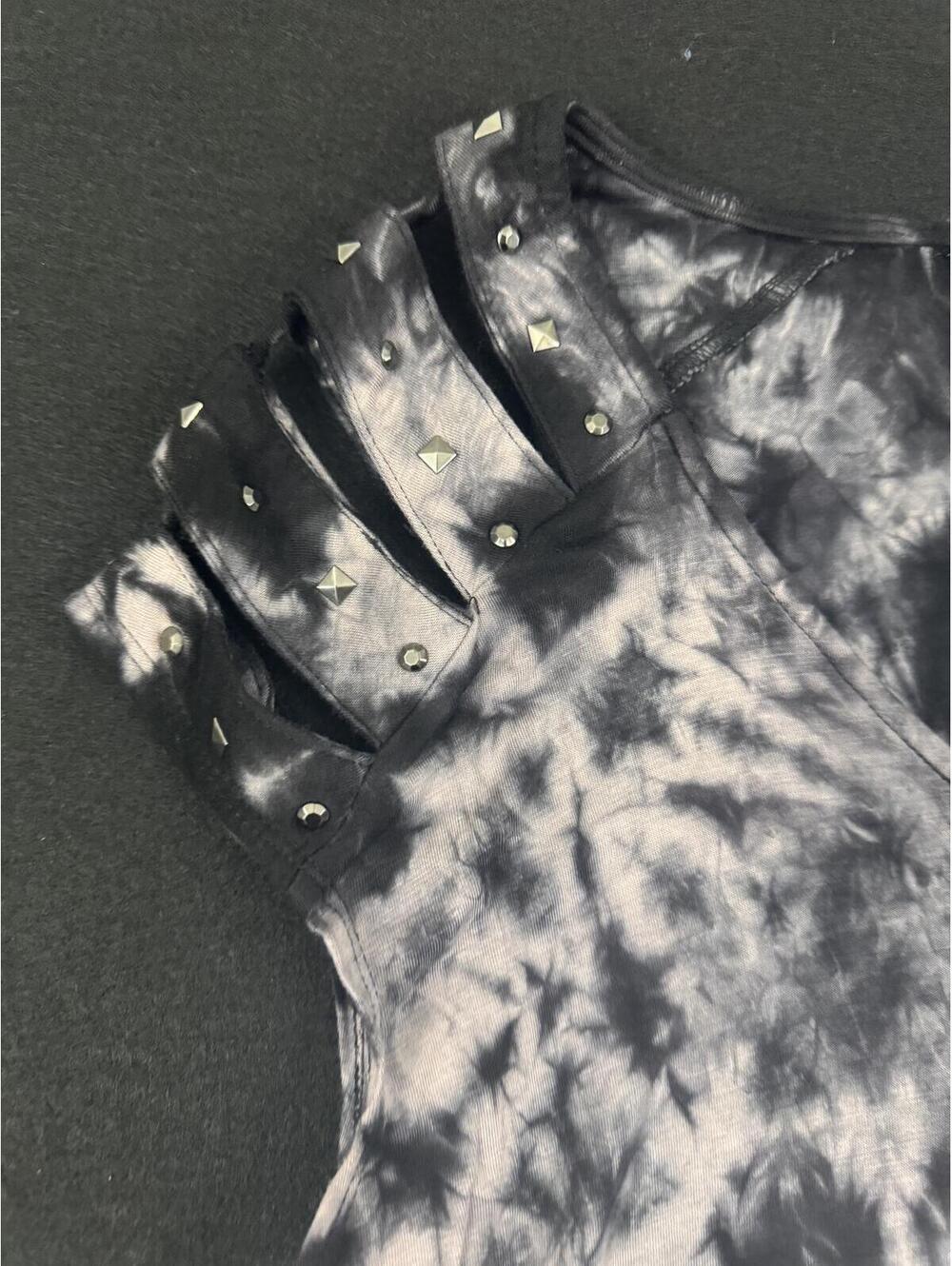 Rock & Republic Black & Gray Tie-Dye Sleeveless Top w/ Studded Cutout Shoulders - Picture 2 of 7